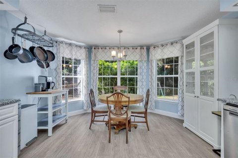 Villa ou maison à vendre à Oviedo, Floride: 4 chambres, 244.24 m2 № 2149911 - photo 17