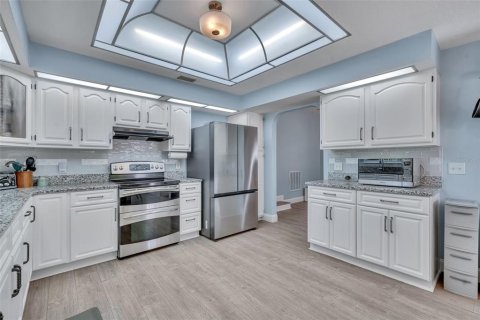 Villa ou maison à vendre à Oviedo, Floride: 4 chambres, 244.24 m2 № 2149911 - photo 18