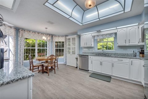 Villa ou maison à vendre à Oviedo, Floride: 4 chambres, 244.24 m2 № 2149911 - photo 14
