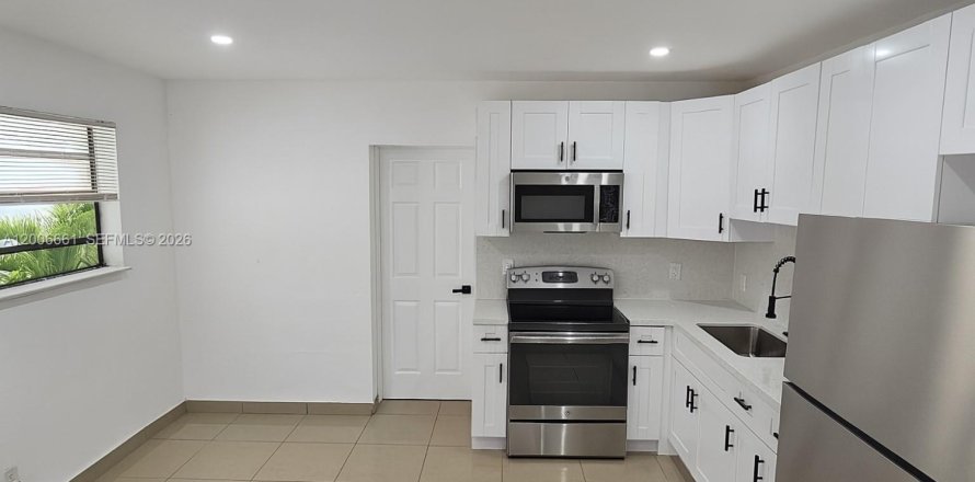 Apartamento en Hallandale Beach, Florida 2 dormitorios, 69.68 m2 № 2071272