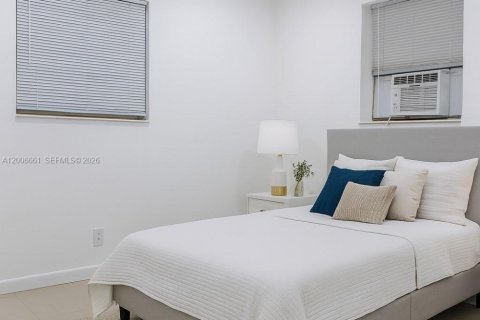 Apartamento en alquiler en Hallandale Beach, Florida, 2 dormitorios, 69.68 m2 № 2071272 - foto 2