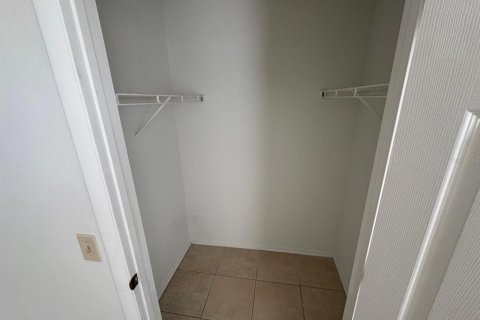 Condo in Kissimmee, Florida, 2 bedrooms № 2112750 - photo 14