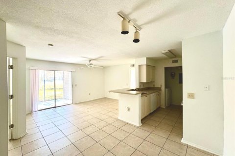 Condo in Kissimmee, Florida, 2 bedrooms № 2112750 - photo 2