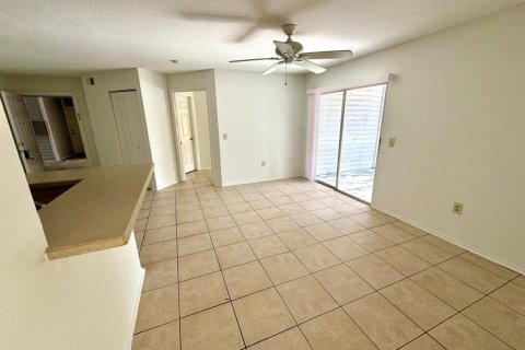 Condo in Kissimmee, Florida, 2 bedrooms № 2112750 - photo 4