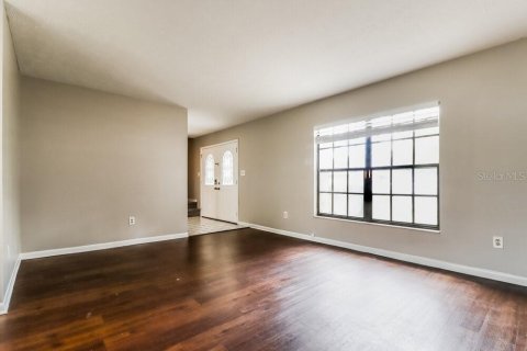 House in Tampa, Florida 4 bedrooms, 187.57 sq.m. № 2379561 - photo 4