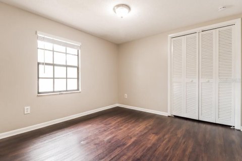 House in Tampa, Florida 4 bedrooms, 187.57 sq.m. № 2379561 - photo 13