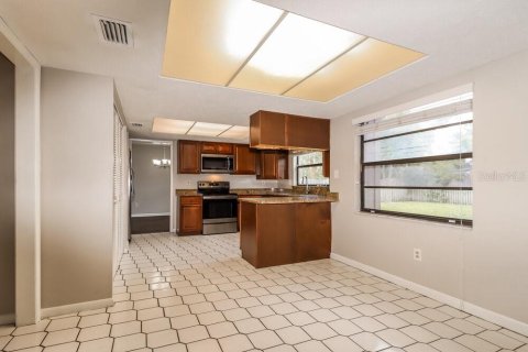 House in Tampa, Florida 4 bedrooms, 187.57 sq.m. № 2379561 - photo 7