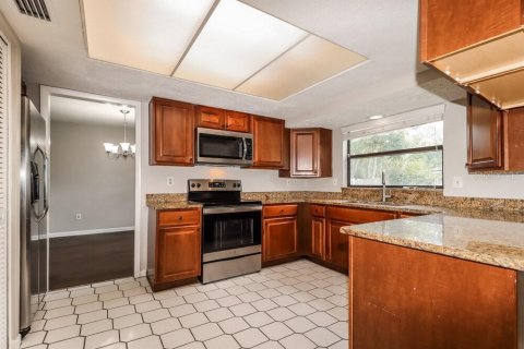 House in Tampa, Florida 4 bedrooms, 187.57 sq.m. № 2379561 - photo 9