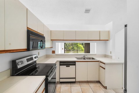 Villa ou maison à vendre à Boynton Beach, Floride: 4 chambres, 207.26 m2 № 2084412 - photo 14