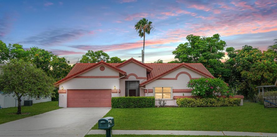 Villa ou maison à Boynton Beach, Floride 4 chambres, 207.26 m2 № 2084412