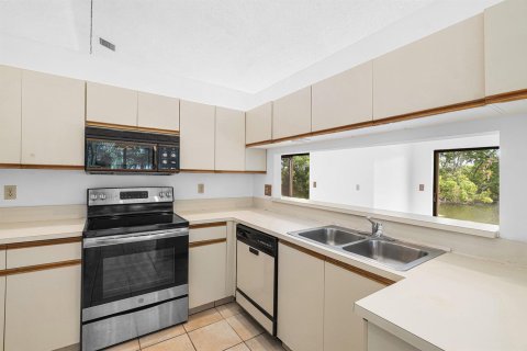 Villa ou maison à vendre à Boynton Beach, Floride: 4 chambres, 207.26 m2 № 2084412 - photo 13