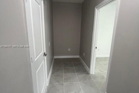 Commercial property in Miami, Florida 1 bedroom, 166.3 sq.m. № 2045333 - photo 10