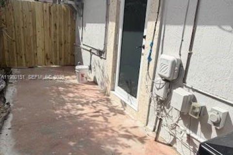 Commercial property in Miami, Florida 1 bedroom, 166.3 sq.m. № 2045333 - photo 16