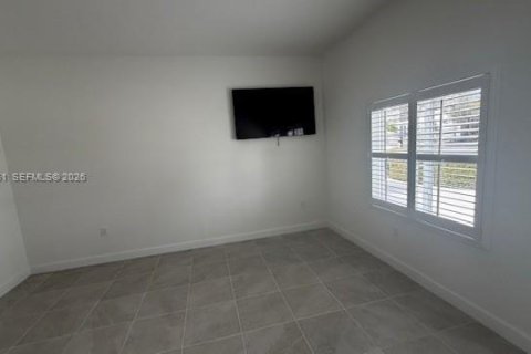 Commercial property in Miami, Florida 1 bedroom, 166.3 sq.m. № 2045333 - photo 17