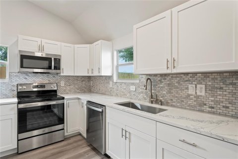 House in Sarasota, Florida 4 bedrooms, 189.52 sq.m. № 1300918 - photo 4