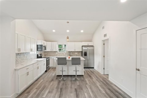 House in Sarasota, Florida 4 bedrooms, 189.52 sq.m. № 1300918 - photo 12