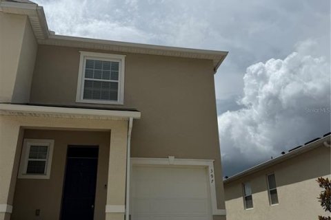 Townhouse in Davenport, Florida 3 bedrooms, 155.43 sq.m. № 2347752