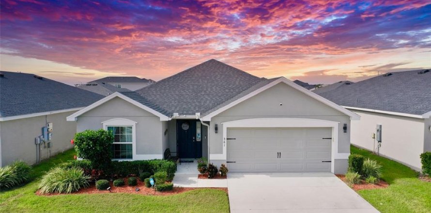House in Winter Haven, Florida 3 bedrooms, 186.18 sq.m. № 1654874