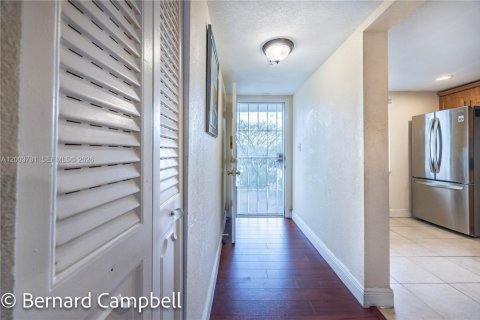 Condominio en venta en Lauderhill, Florida, 2 dormitorios, 117.06 m2 № 2090136 - foto 27