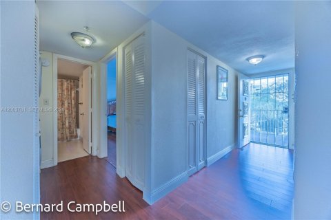 Condominio en venta en Lauderhill, Florida, 2 dormitorios, 117.06 m2 № 2090136 - foto 6