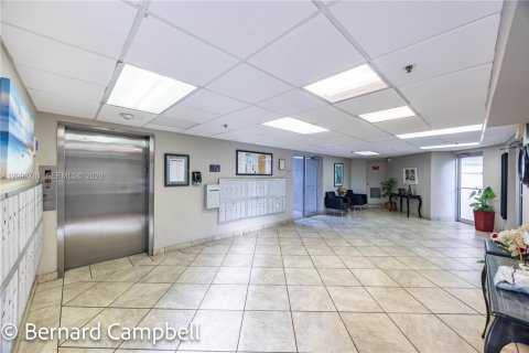 Condominio en venta en Lauderhill, Florida, 2 dormitorios, 117.06 m2 № 2090136 - foto 28