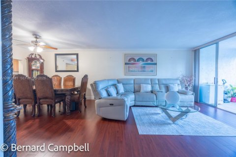 Condominio en venta en Lauderhill, Florida, 2 dormitorios, 117.06 m2 № 2090136 - foto 25