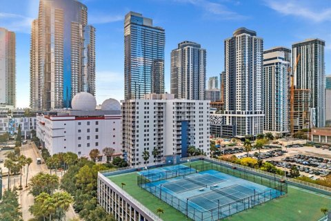 Copropriété à vendre à Miami, Floride: 2 chambres, 84.91 m2 № 1927117 - photo 1