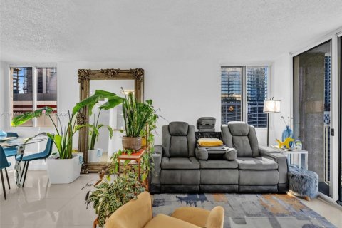 Copropriété à vendre à Miami, Floride: 2 chambres, 84.91 m2 № 1927117 - photo 17