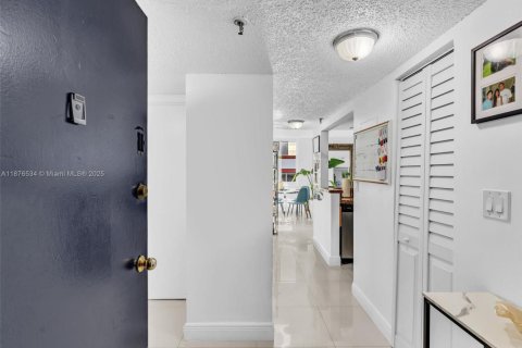 Copropriété à vendre à Miami, Floride: 2 chambres, 84.91 m2 № 1927117 - photo 7