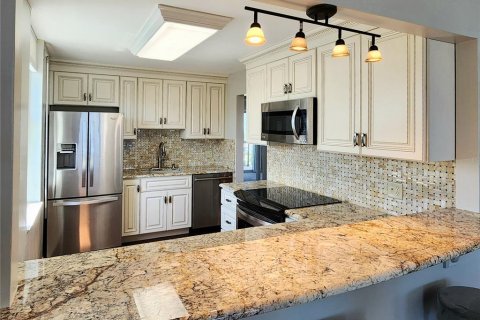 Condo in Ormond Beach, Florida, 2 bedrooms  № 1634824 - photo 1