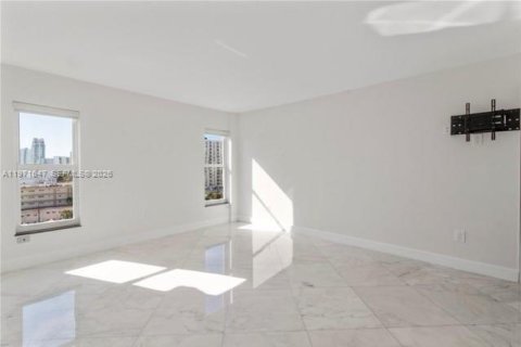 Снять в аренду кондоминиум в Майами-Бич, Флорида 2 спальни, 98.85м2, № 2032329 - фото 5