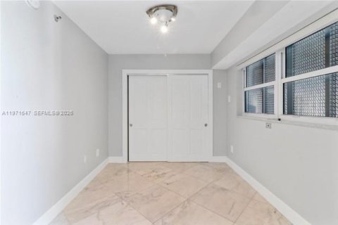 Снять в аренду кондоминиум в Майами-Бич, Флорида 2 спальни, 98.85м2, № 2032329 - фото 6