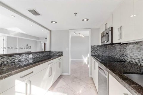 Снять в аренду кондоминиум в Майами-Бич, Флорида 2 спальни, 98.85м2, № 2032329 - фото 4