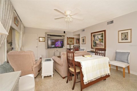 Condo in Merrit Island, Florida, 2 bedrooms  № 1624515 - photo 11