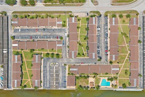 Condo in Merrit Island, Florida, 2 bedrooms  № 1624515 - photo 21