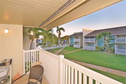 Condo in Merrit Island, Florida, 2 bedrooms  № 1624515 - photo 9