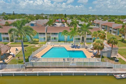 Condo in Merrit Island, Florida, 2 bedrooms  № 1624515 - photo 25