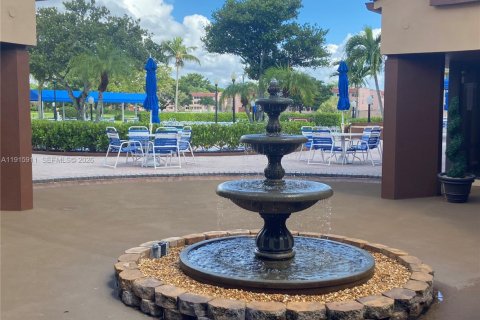 Condo in Sunrise, Florida, 1 bedroom № 2054595 - photo 4