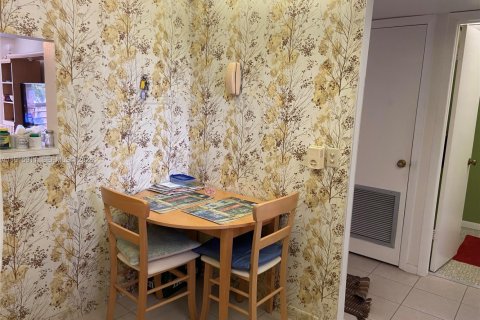 Condo in Sunrise, Florida, 1 bedroom № 2054595 - photo 19