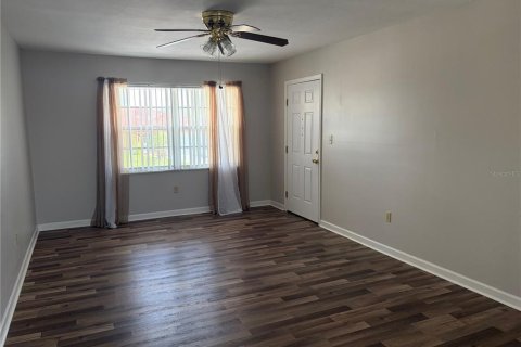 Condo in Port Charlotte, Florida, 2 bedrooms № 2387691 - photo 6