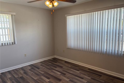 Condo in Port Charlotte, Florida, 2 bedrooms № 2387691 - photo 7