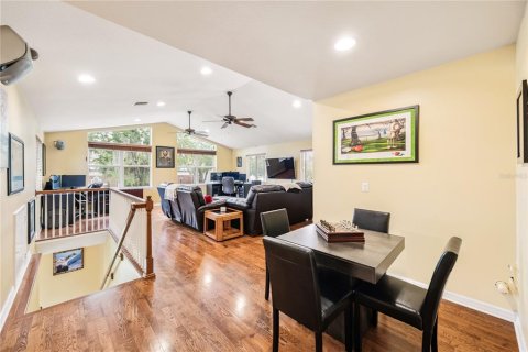 House in Apopka, Florida 4 bedrooms, 285.02 sq.m. № 1813760 - photo 27