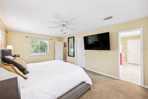 House in Apopka, Florida 4 bedrooms, 285.02 sq.m. № 1813760 - photo 30