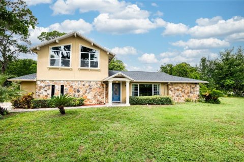 House in Apopka, Florida 4 bedrooms, 285.02 sq.m. № 1813760 - photo 1