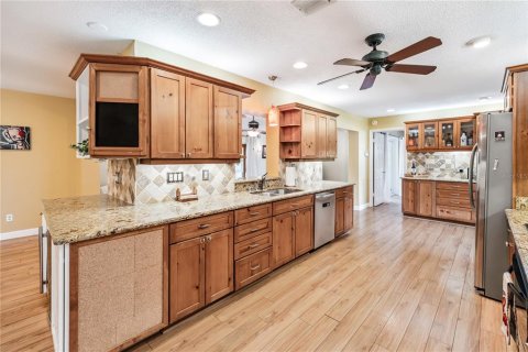 House in Apopka, Florida 4 bedrooms, 285.02 sq.m. № 1813760 - photo 9
