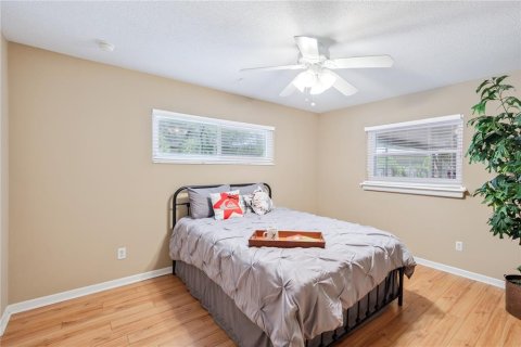 House in Apopka, Florida 4 bedrooms, 285.02 sq.m. № 1813760 - photo 20