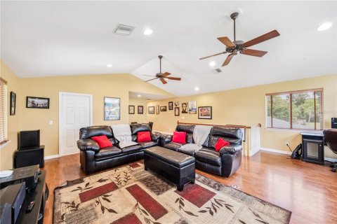 House in Apopka, Florida 4 bedrooms, 285.02 sq.m. № 1813760 - photo 26