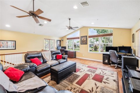 House in Apopka, Florida 4 bedrooms, 285.02 sq.m. № 1813760 - photo 23