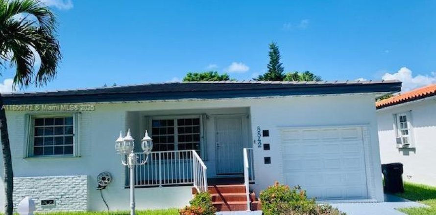 Casa en Surfside, Florida 3 dormitorios, 164.34 m2 № 1878919