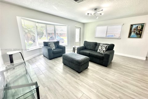 Villa ou maison à louer à Boynton Beach, Floride: 3 chambres, 121.42 m2 № 2045323 - photo 5